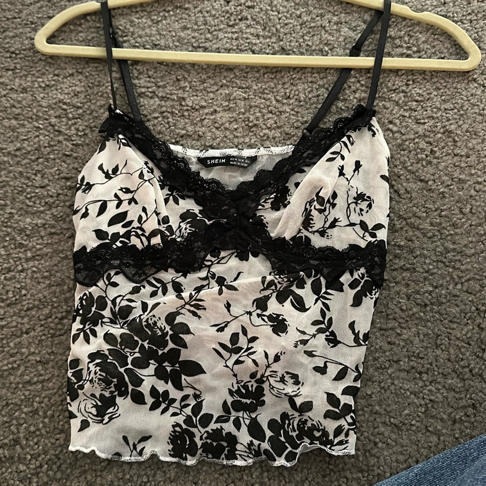 Black and white floral crop top
